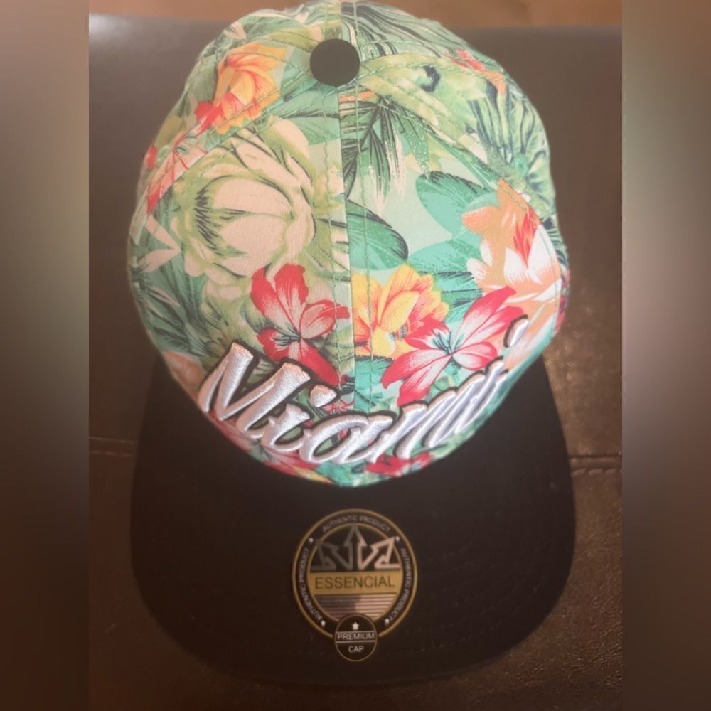 Essencil Floral Miami Hat